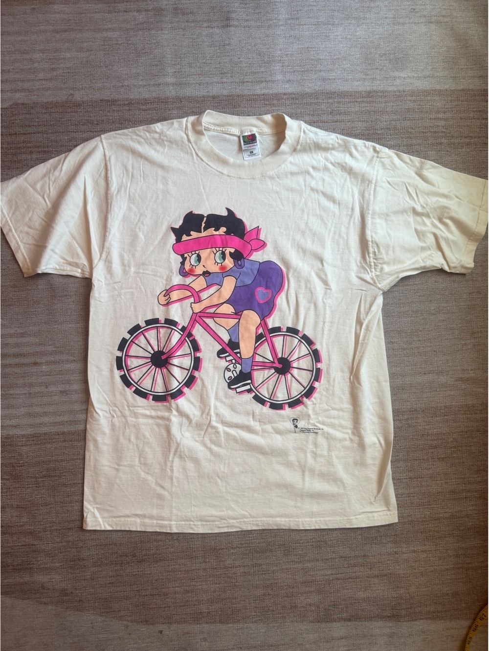 1998 Vintage Betty Boop Big Booty Bicycling Graphic T-Shirt
